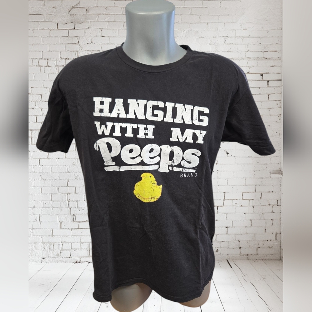 Distressed Savvy Hanging with My Peeps Graphic Tee